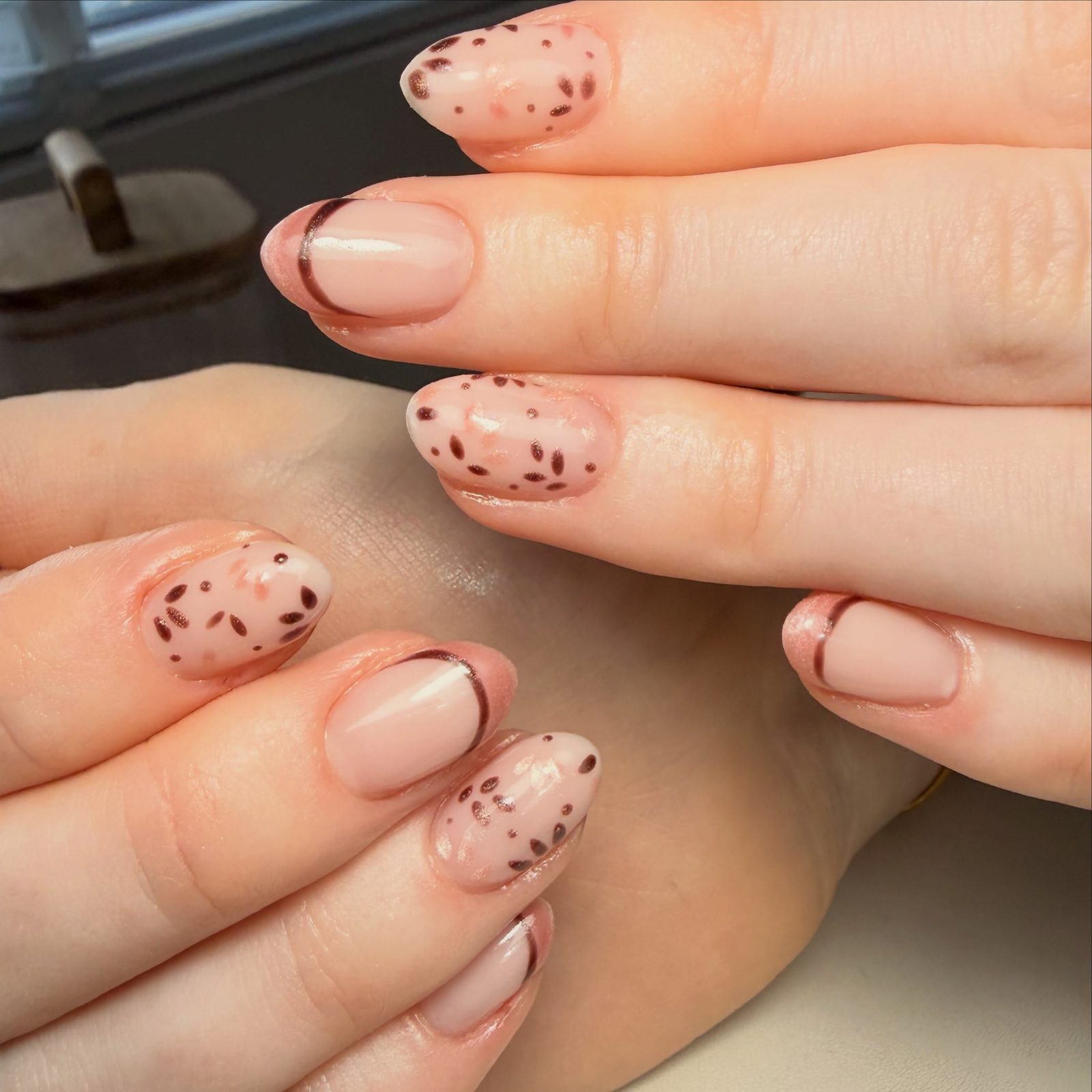 French tips met bruine luipaardstipjes